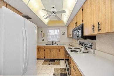 2220 Stickney Point Rd unit 524, Sarasota, FL 34231 - photo 6