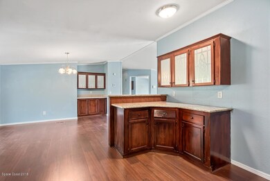Kitchen & Wet Bar