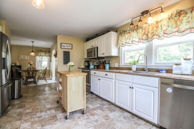 252 E Bridge St Westbrook - 8Kitch