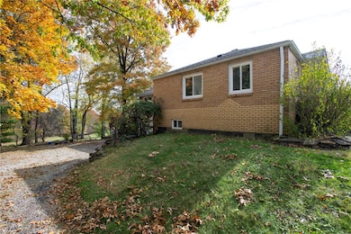 118 Mcclelland Dr, Pittsburgh, PA 15238 - photo 3