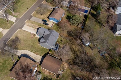 638 Hayes St Holland-11