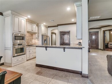 19813 Crest Ridge Dr, Edmond, OK 73012 - photo 5