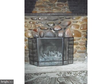 32 Maple Ave, Trenton, NJ 08618 - photo 4