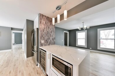 1167 Banbury Cir, Naperville, IL 60540 - photo 6