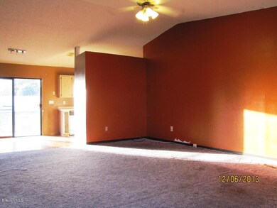 LIVING ROOM V1