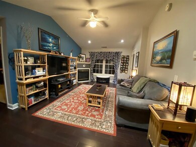 18 Crestview Cir unit 215, Londonderry, NH 03053 - photo 3