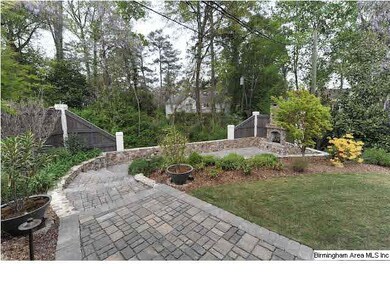 Beautiful and private gardens and patio