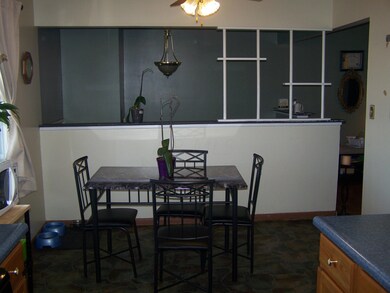 12 Eating Area