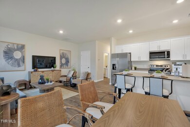 03 - Dining Room + Living Room + Kitchen