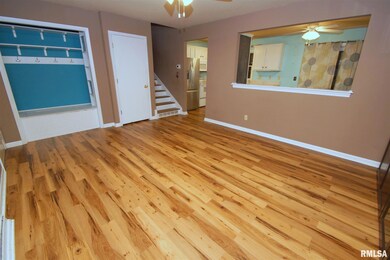 1132 Fairlane Dr, Bettendorf, IA 52722 - photo 4