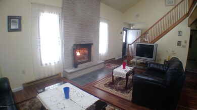 7084 Boulder Ct, Tobyhanna, PA 18466 - photo 2