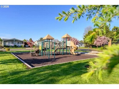 4155 NE Three Mile Ln unit 85, McMinnville, OR 97128 - photo 2