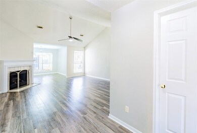 3905 Spring Circle Dr E, Pearland, TX 77584 - photo 5