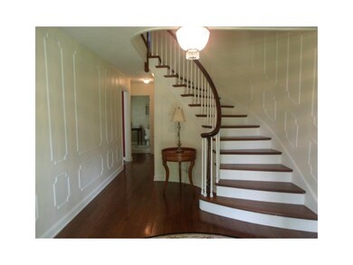 Entry/Foyer.