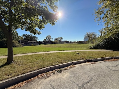 532/544 Fairfield Ct, Lombard, IL 60148 - photo 2