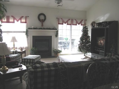 5227 Garden View Ln unit 147, Macungie, PA 18062 - photo 4