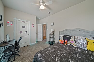 5178 Kendall Cove Ct, Alvin, TX 77511 - photo 6