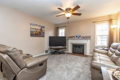 1826 Iowa St, Cedar Falls, IA 50613 - photo 4