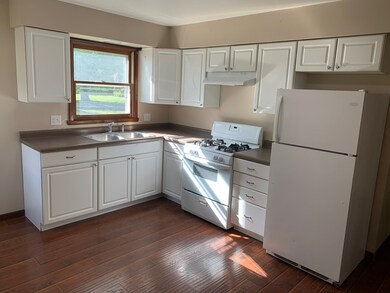 301 Forest Ave unit B, Oswego, IL 60543 - photo 3