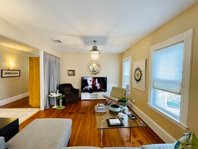 55 Reservoir Rd unit 3, Chestnut Hill, MA 02467 - photo 2