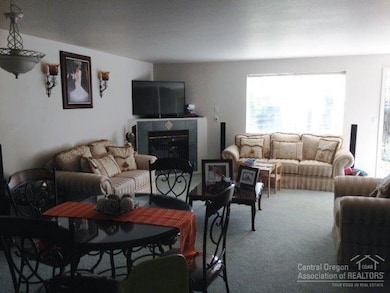 548 NE Negus Loop, Redmond, OR 97756 - photo 2