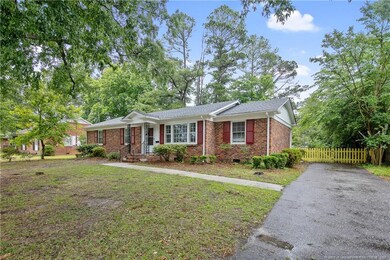 2610 Mirror Lake Dr, Fayetteville, NC 28303 - photo 3