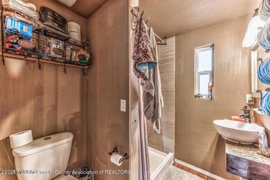 Bathrm1_131 Birch Dr