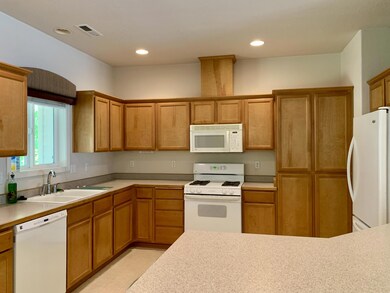 327 Donna Way, Central Point, OR 97502 - photo 2