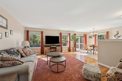 5438 Danbury Cir, Lake In the Hills, IL 60156 - photo 2