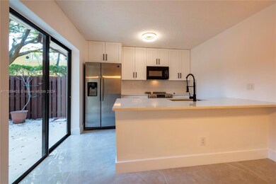 812 SW 119th Way, Davie, FL 33325 - photo 4