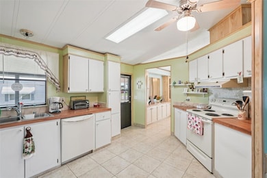 1317 Mohawk Cir, Tavares, FL 32778 - photo 5