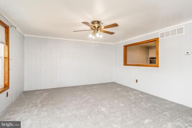 910 Foxridge Ln, Essex, MD 21221 - photo 6