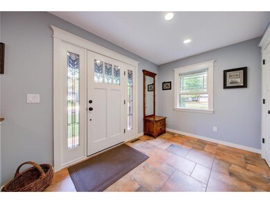 2-web-or-mls-Entryway