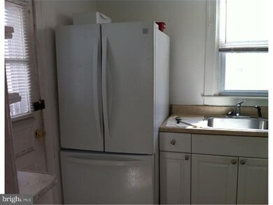 7122 Stockley Rd, Upper Darby, PA 19082 - photo 5