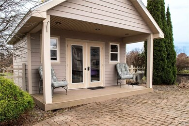 Pool house