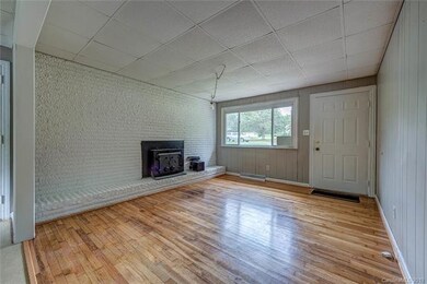 2237 Fallsdale Dr, Gastonia, NC 28052 - photo 4