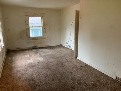 641 16th Ave SW, Cedar Rapids, IA 52404 - photo 2