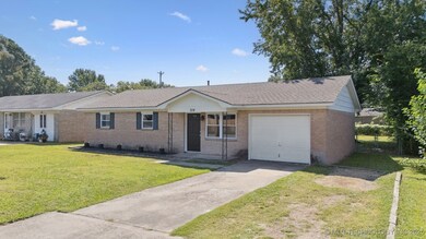 214 SE 9th St, Pryor, OK 74361 - photo 3