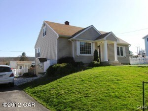 35 Frankford Ave, Tamaqua, PA 18252 - photo 2