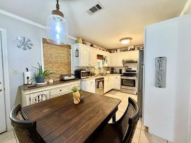 4 Kitchen