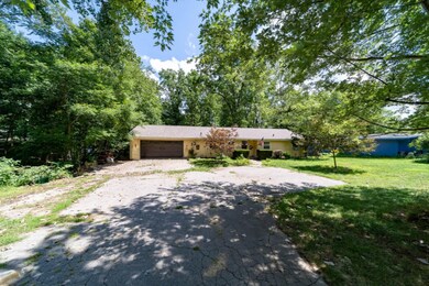 1875 Champlain Drive (36 of 38)