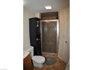 1st Fl Master Bathroom