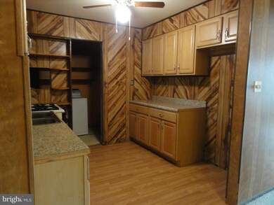 1115 Armistead St, Glen Burnie, MD 21061 - photo 5