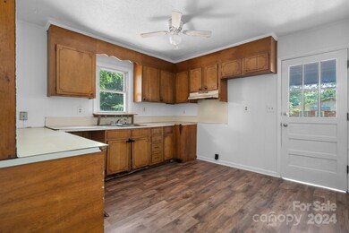 303 Cedarwood Dr, Shelby, NC 28152 - photo 6