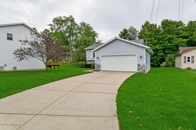 004-Front_View-3290572-small