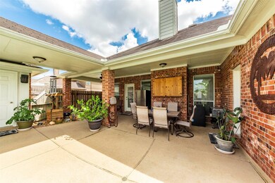 1060 Jennifer St, Alvin, TX 77511 - photo 2