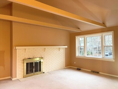 7 Living Room 3