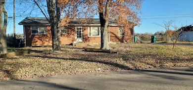 829 Glendale Dr, Clarksville, TN 37043 - photo 2