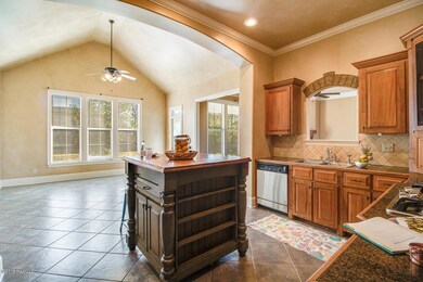 102 Fieldcrest Pkwy-4