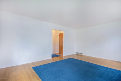 1548 Carlton Ave NE, Grand Rapids, MI 49505 - photo 6